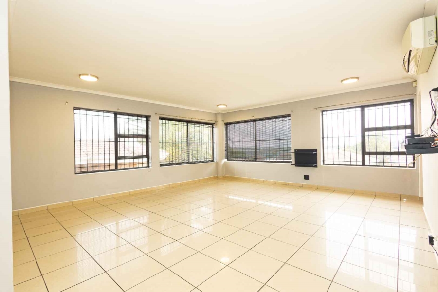 To Let 3 Bedroom Property for Rent in Normandie Western Cape